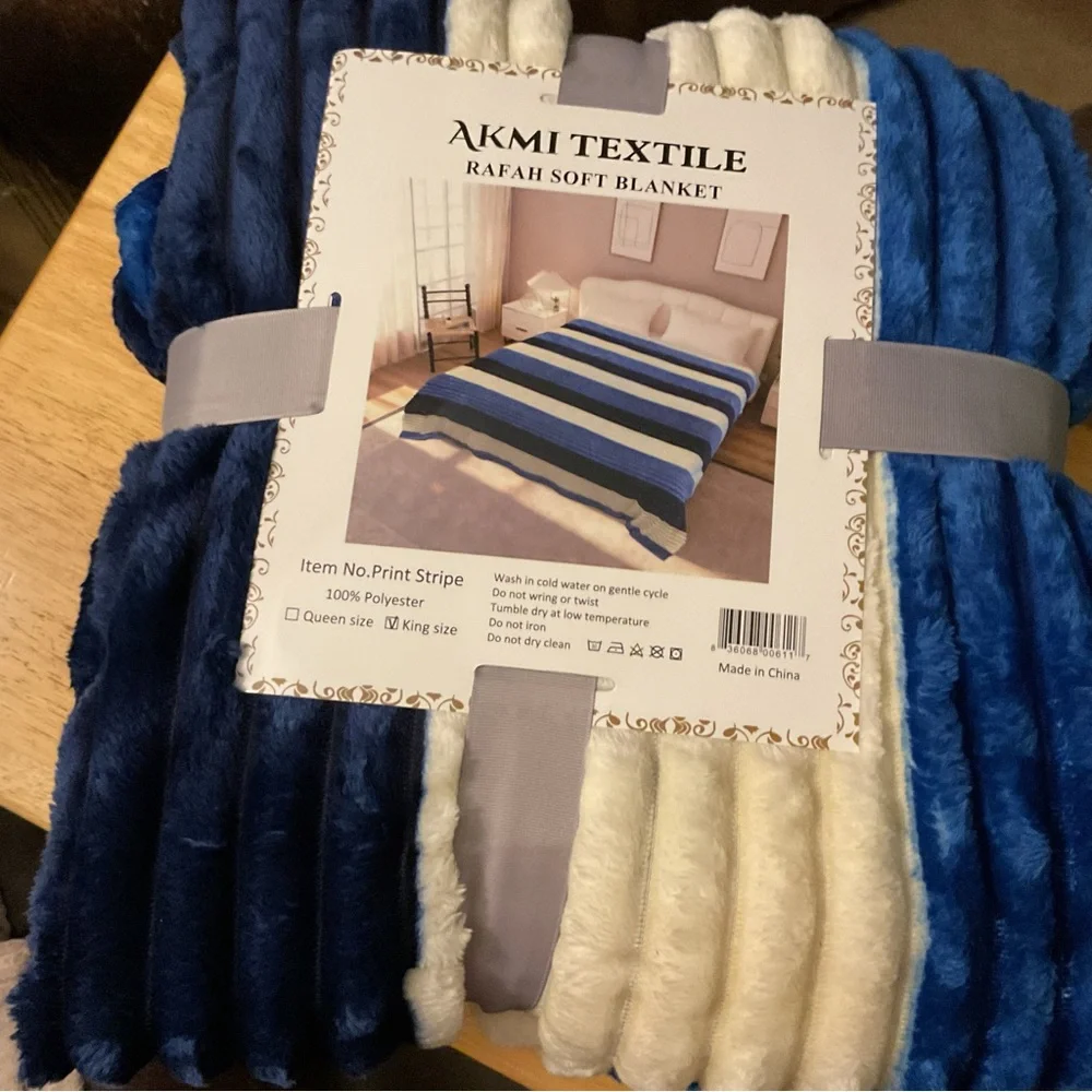 NWT Blue, White, Black striped plush king size Rafah Soft Blanket